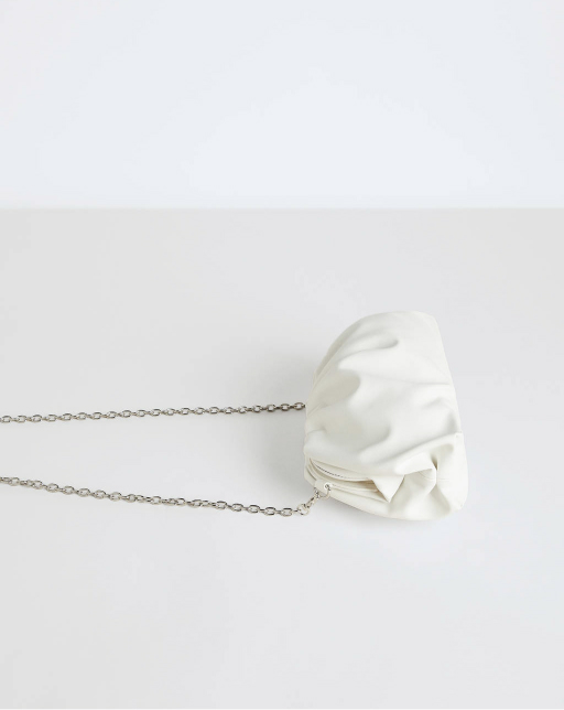 Handbag with chain strap - Image 5